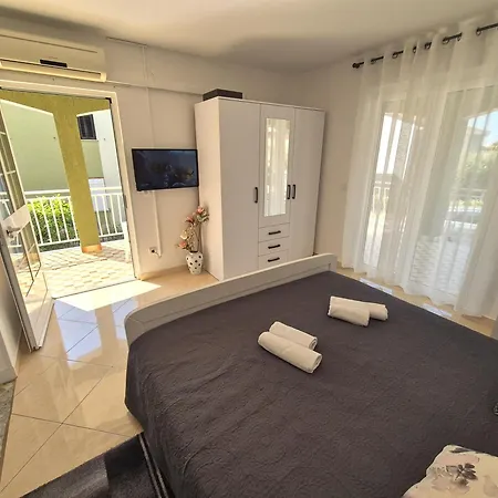 Gostinjska kuća Sergggo - Location 5minute Walk Beach, Strand, 3*