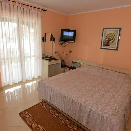 Sergggo - Location 5minute Walk Beach, Strand, 3* Poreč