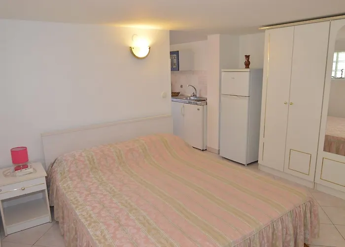 Sergggo - Location 5minute Walk Beach, Strand, 3* Poreč